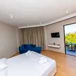 Delight 3*