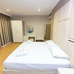 Delight ホテル クサミル